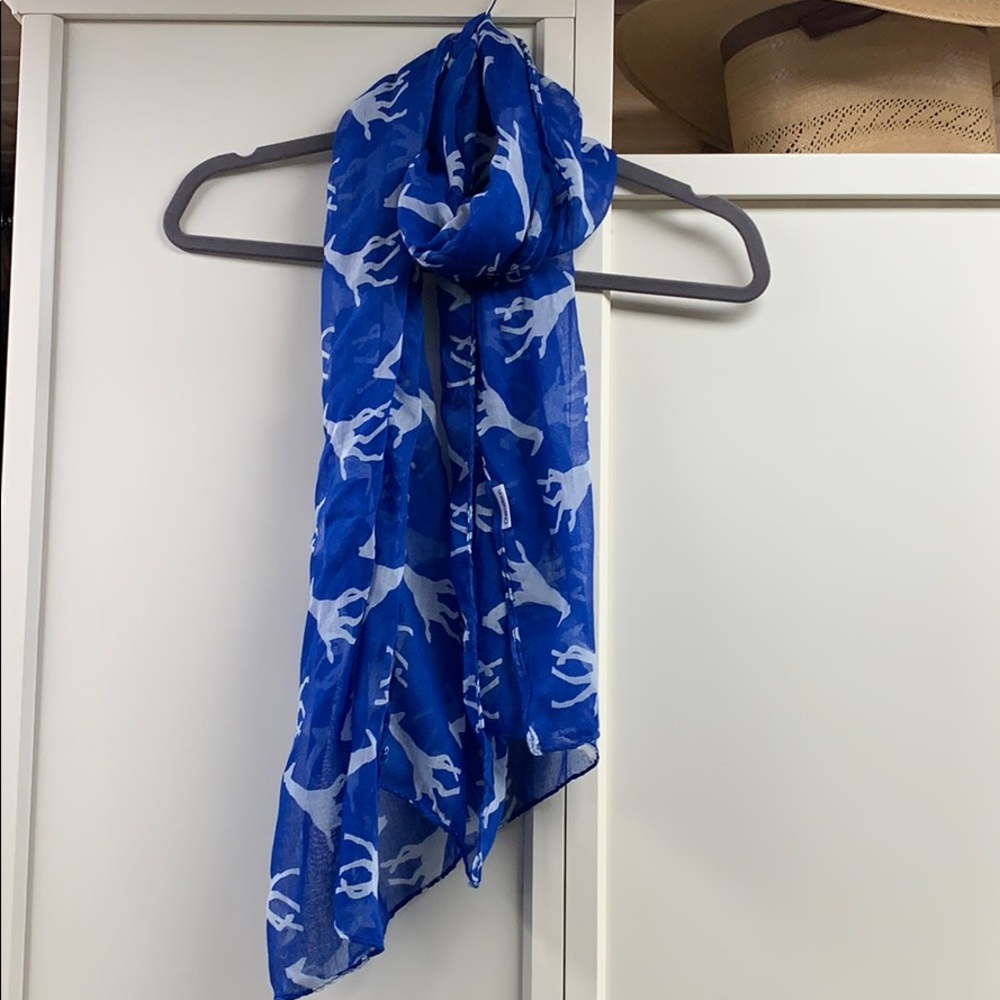 Giraffe scarf